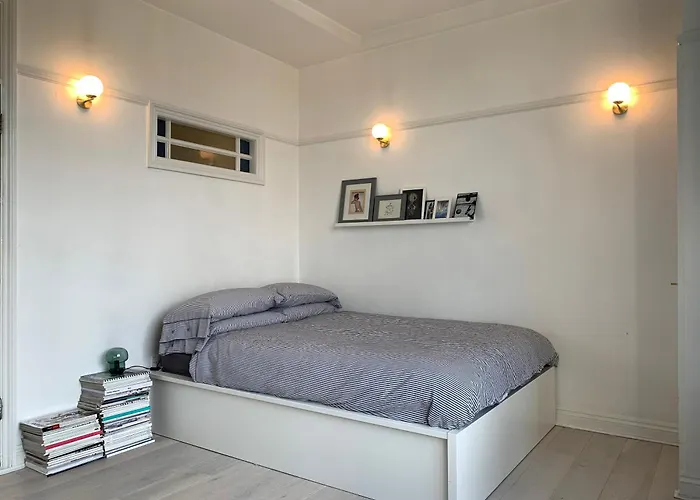 Art Deco Studio In East London